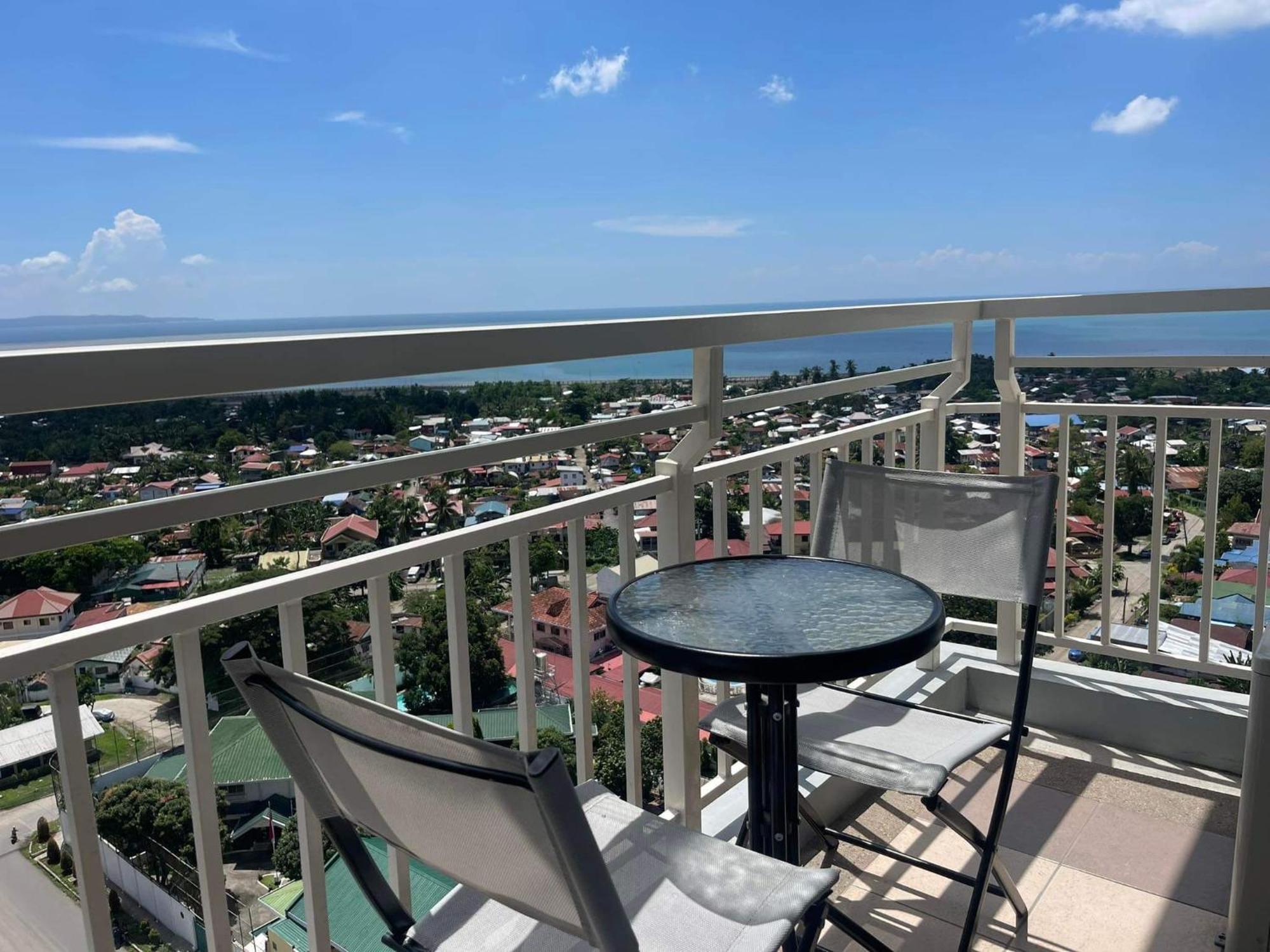 Verdon Parc Davao City With Balcony By Darpm Exterior foto