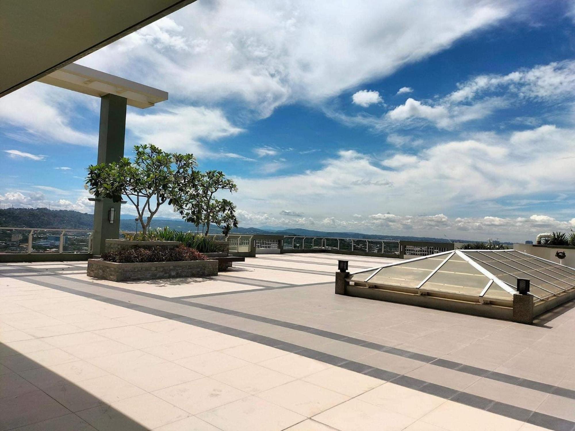Verdon Parc Davao City With Balcony By Darpm Exterior foto