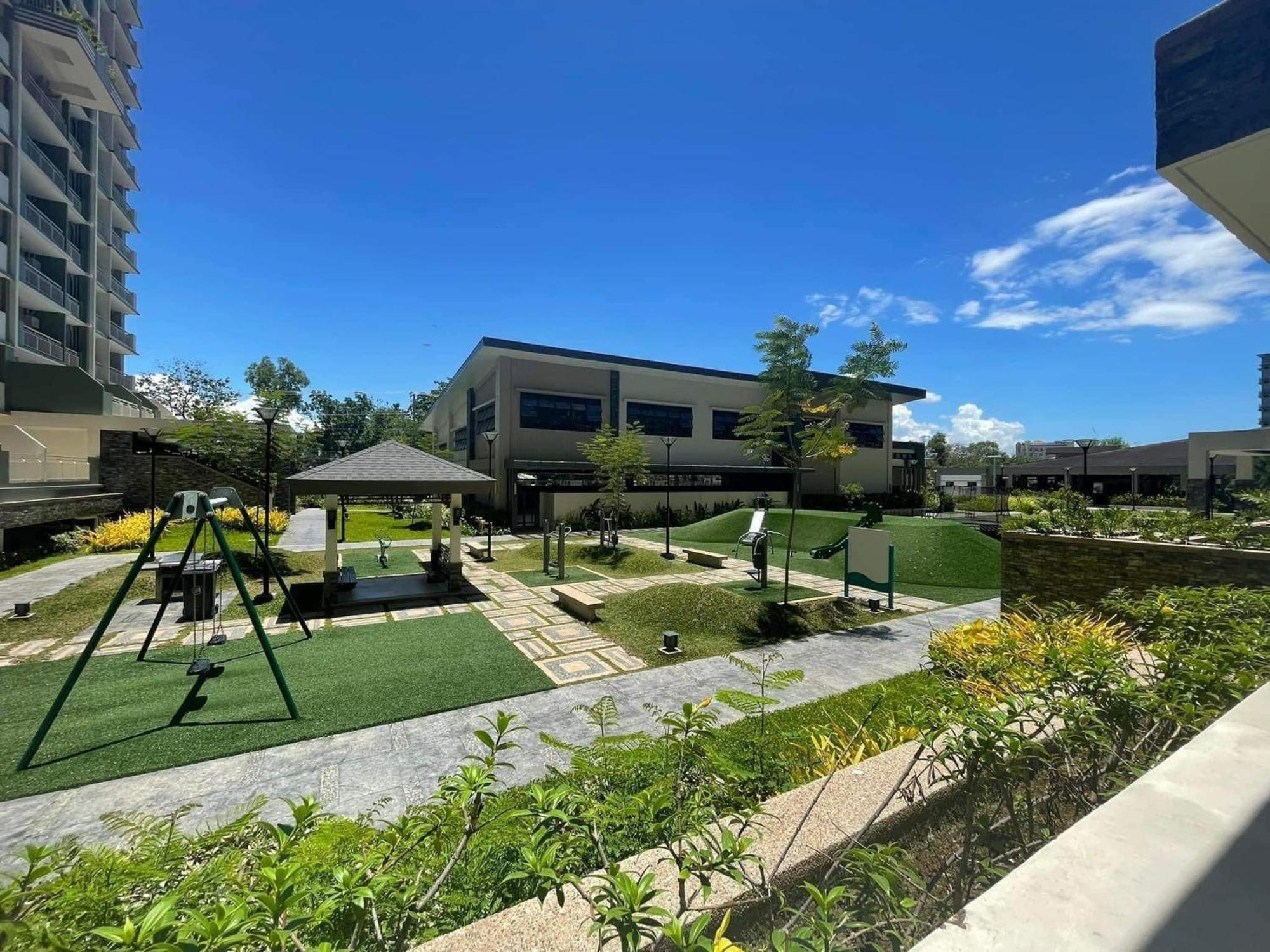 Verdon Parc Davao City With Balcony By Darpm Exterior foto
