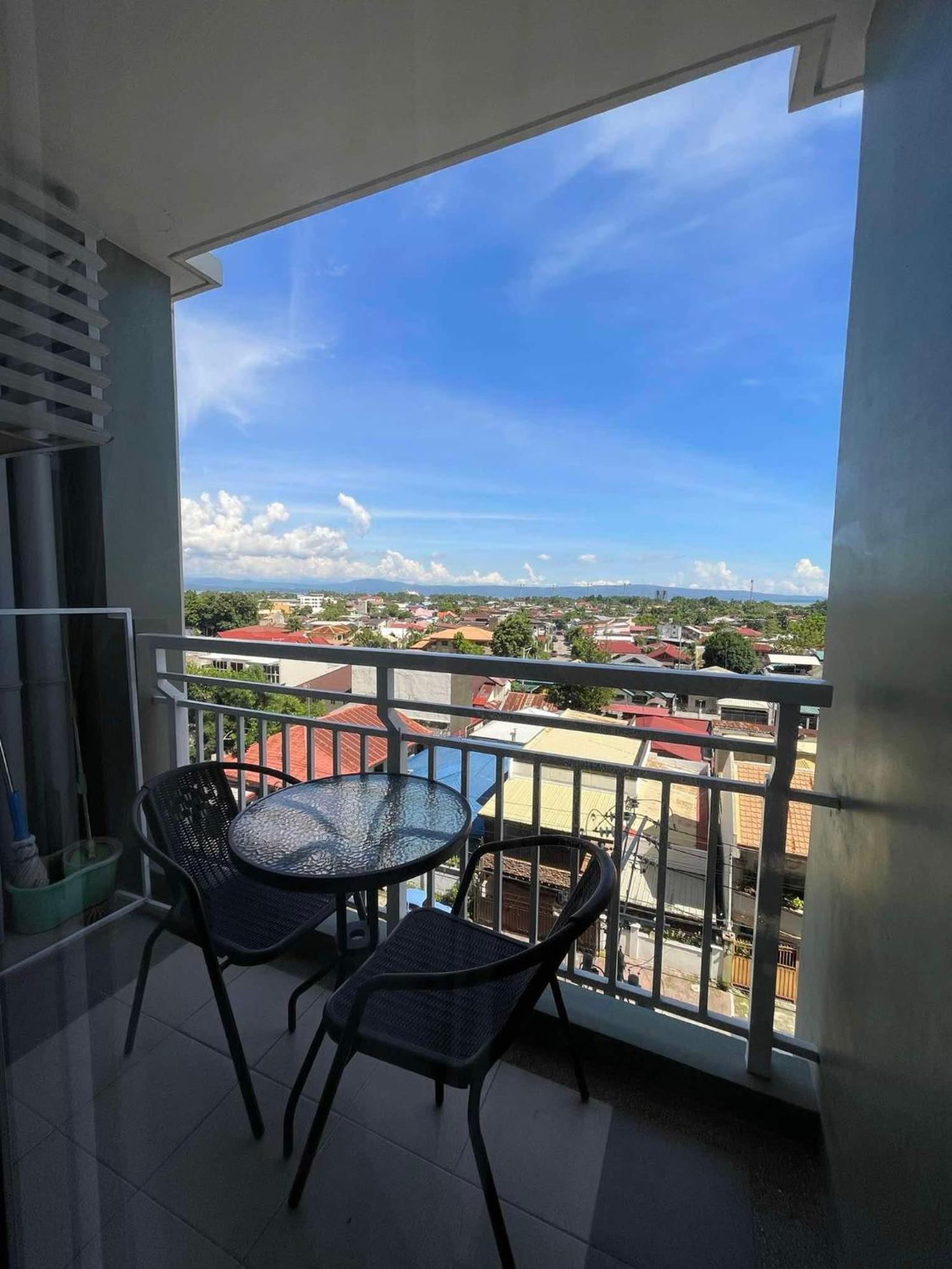 Verdon Parc Davao City With Balcony By Darpm Exterior foto